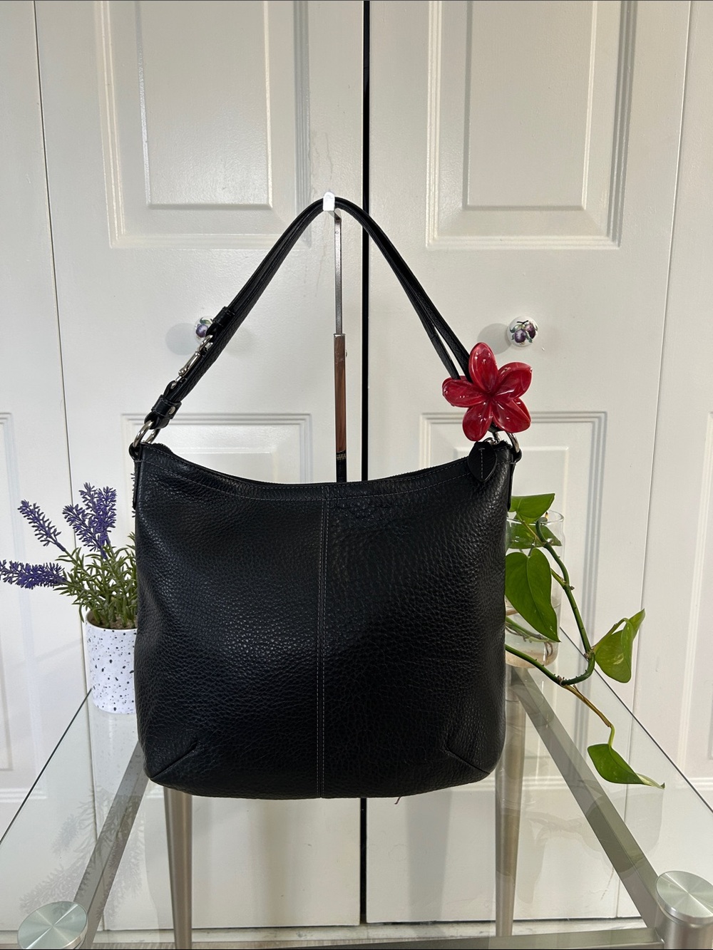 Coach Vintage Black Pebbled Leather Shoulder Bag with Turn-Lock Pocket - Picture 4 of 12